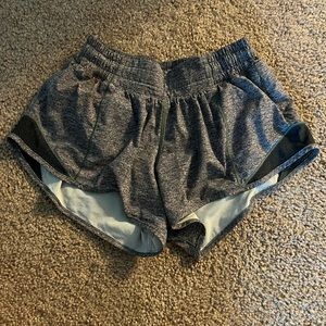 LULUEMON HOTTY HOT SHORTS - GREY